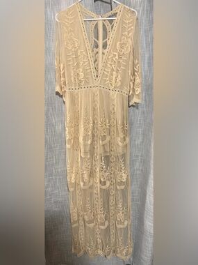 Wishlist Creme Lace Maxi Dress Large Embroidered Floral Lined Shorts EUC